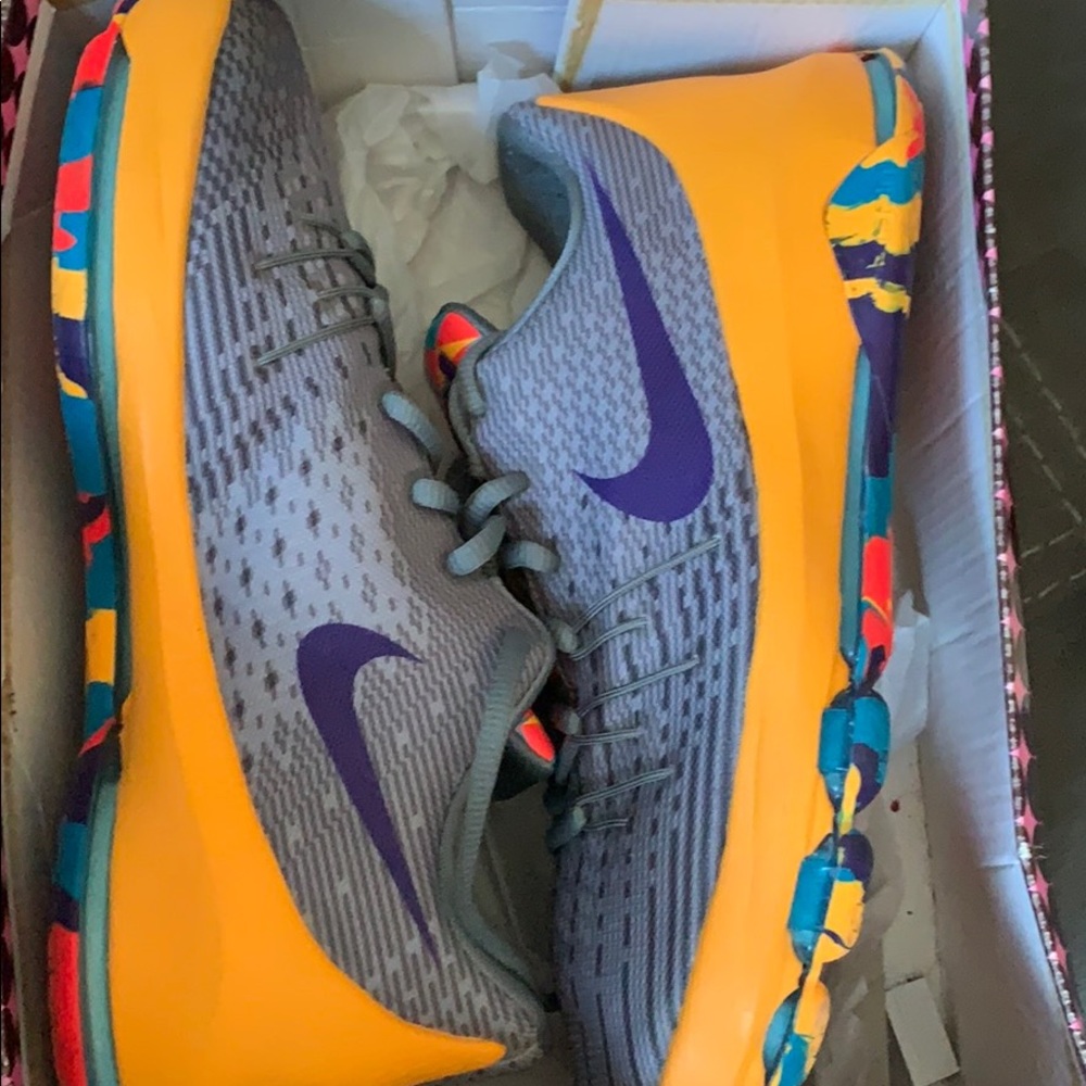 Women’s size KDs size 6.5